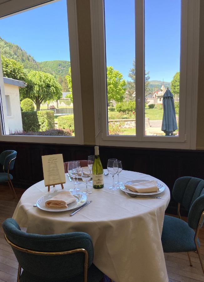 Hotel Beauséjour Vic-sur-Cère Esterno foto