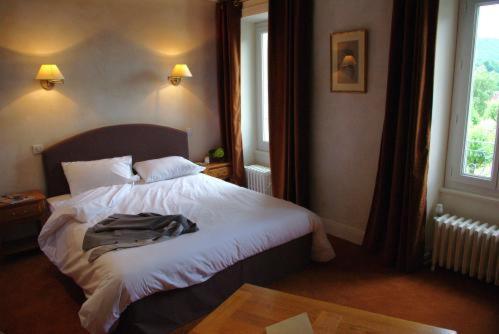 Hotel Beauséjour Vic-sur-Cère Esterno foto
